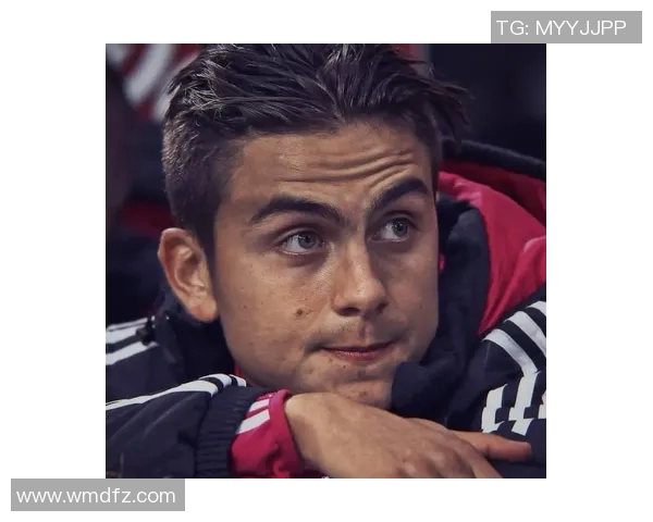 足球明星的生活照与头像背后的故事揭秘与精彩瞬间分享